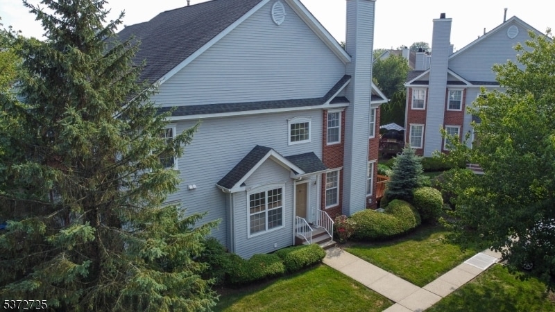 Primary Photo - 46 Gordon Cir