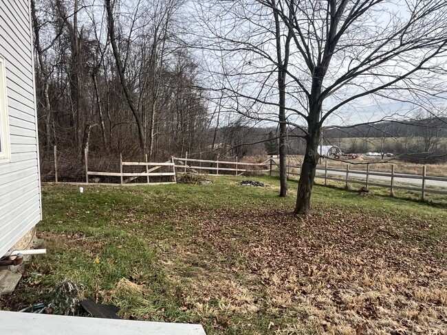 Building Photo - 357 Oak Dr