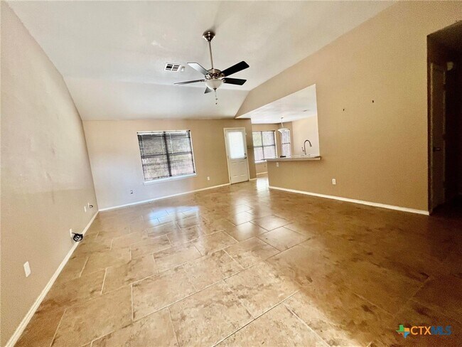 Building Photo - 2907 Wesley Dr
