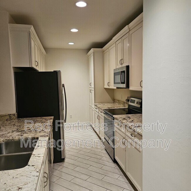 Foto del edificio - 7963 Bristol Cir
