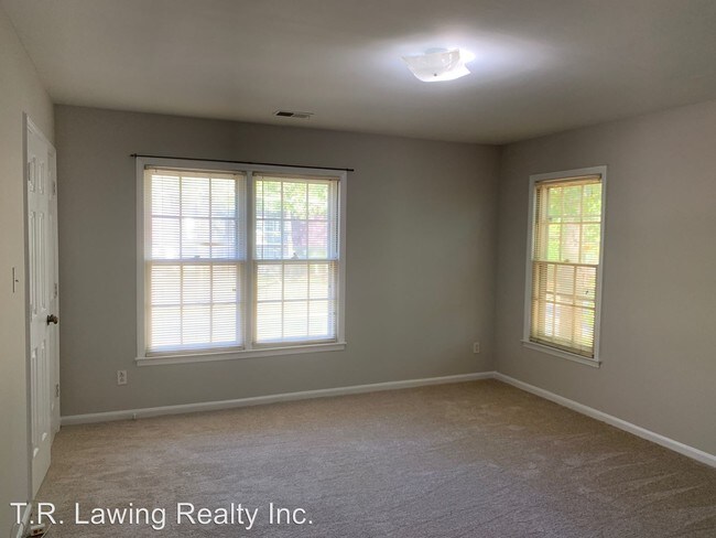 Building Photo - 826 McAlway Rd