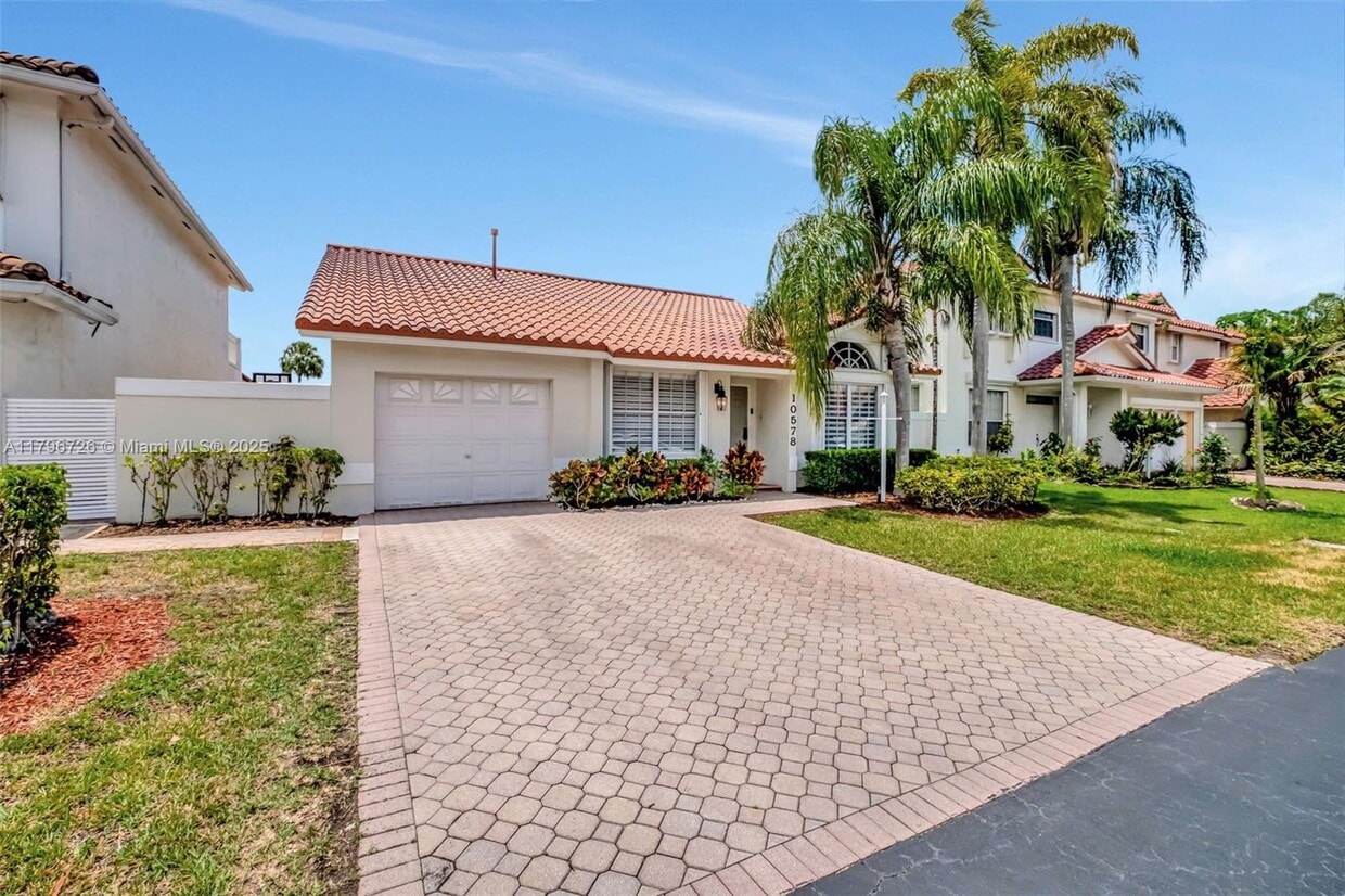 Primary Photo - 10578 NW 51st St
