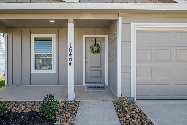 Foto del edificio - 16464 Blossom Grv Dr