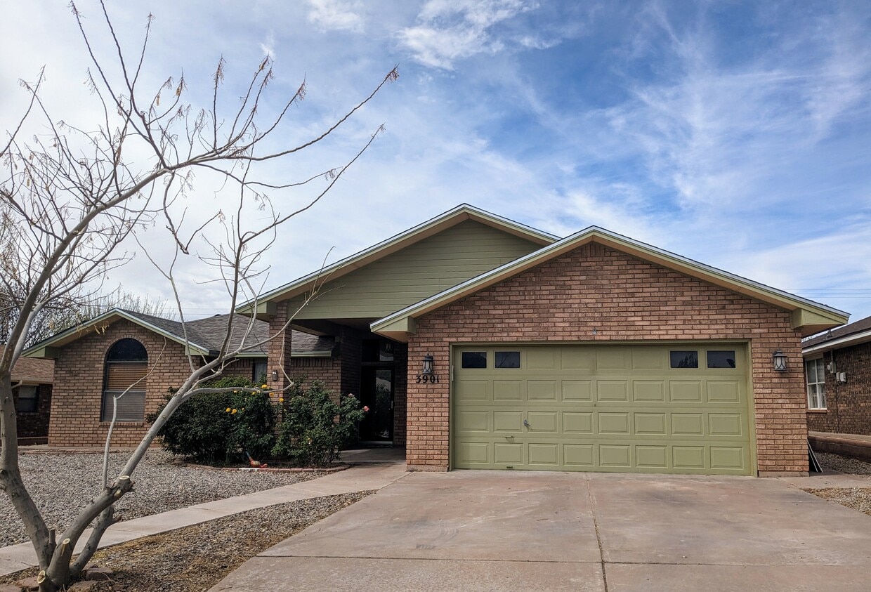 3901 Basswood Dr, Alamogordo, NM 88310 House Rental in Alamogordo, NM