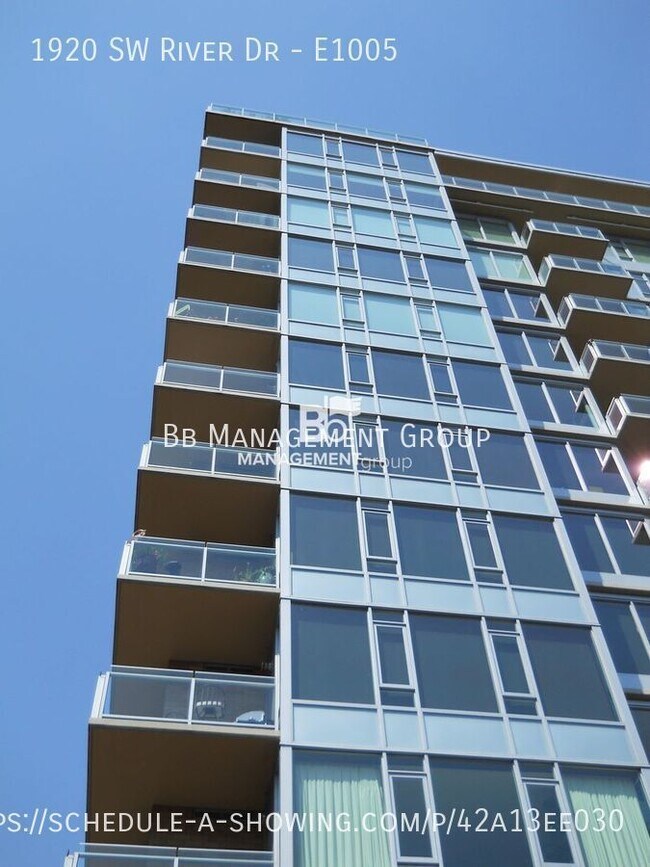 Building Photo - The Strand- Beautiful One-Bedroom With Riv...