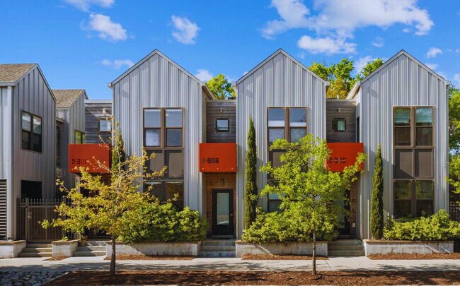 Photo - 301 Martin St Townhome
