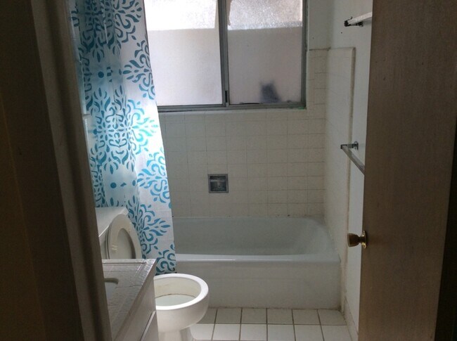 Foto del edificio - 343 100 N