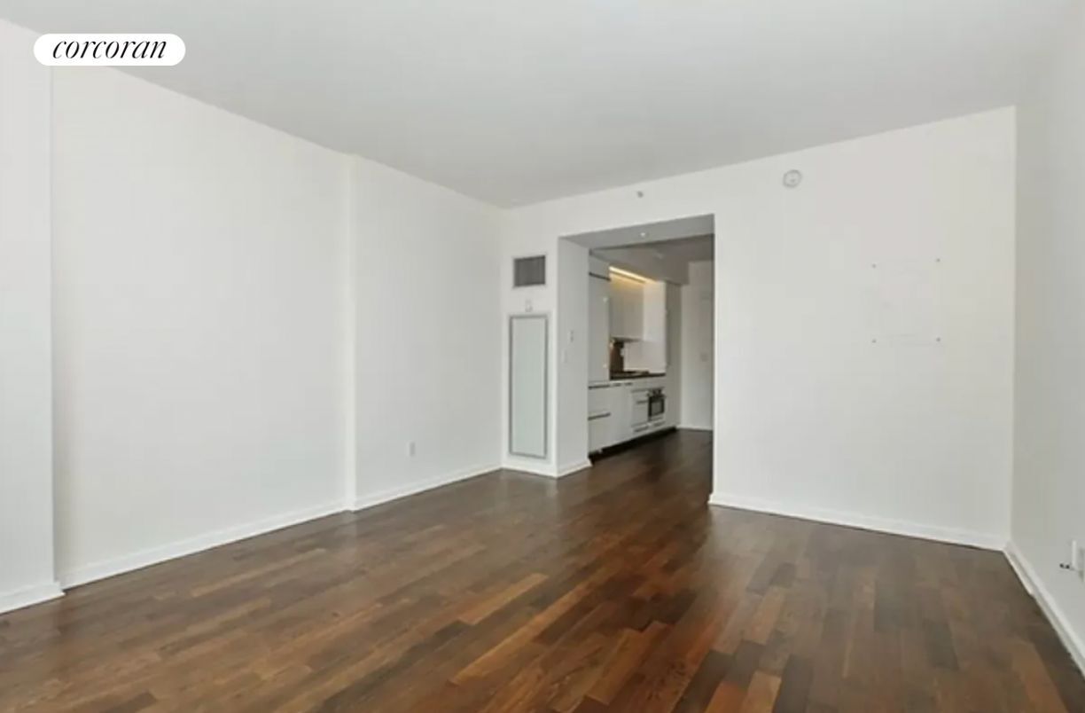 Foto principal - 340 E 23rd St