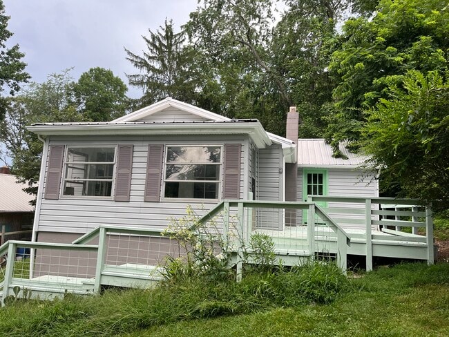 Building Photo - 50 Oakcrest Dr