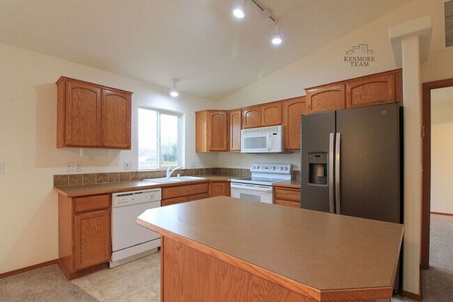 Foto del edificio - 1692 Foxglove Ave