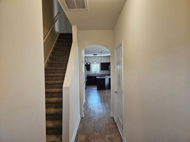 Foto del edificio - 3 bedroom, 2.5 bath townhome in the Landin...