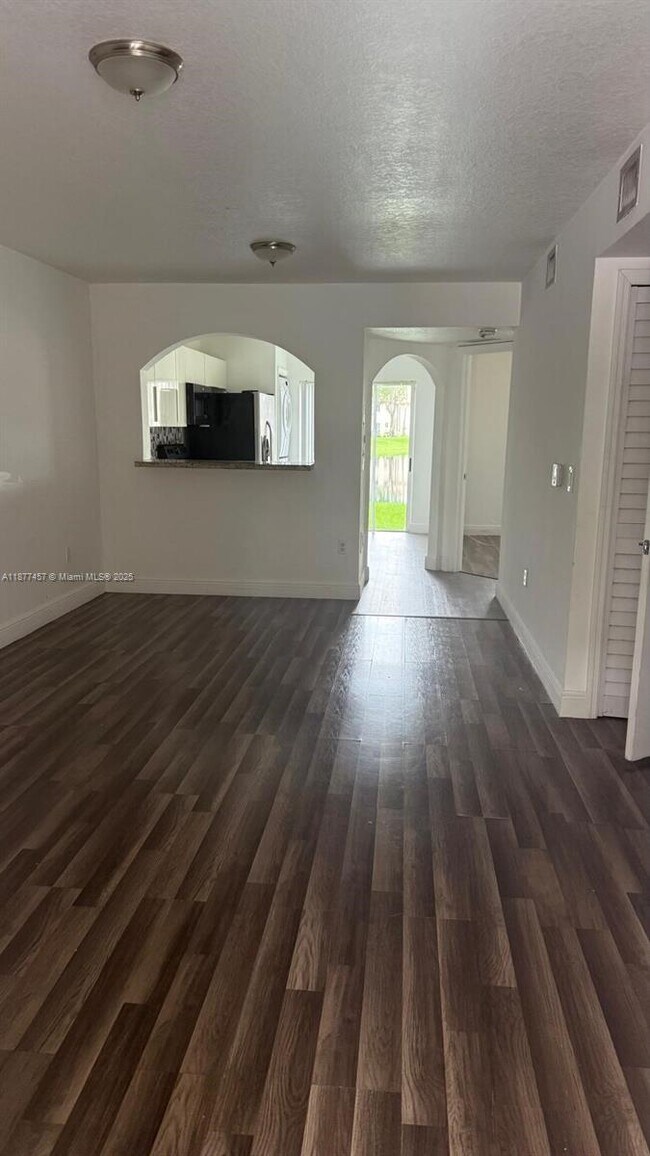 Foto del edificio - 2650 SE 12th Pl