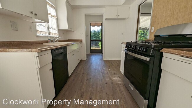 Building Photo - 3 br, 2 bath House - 1220 W Puente Ave
