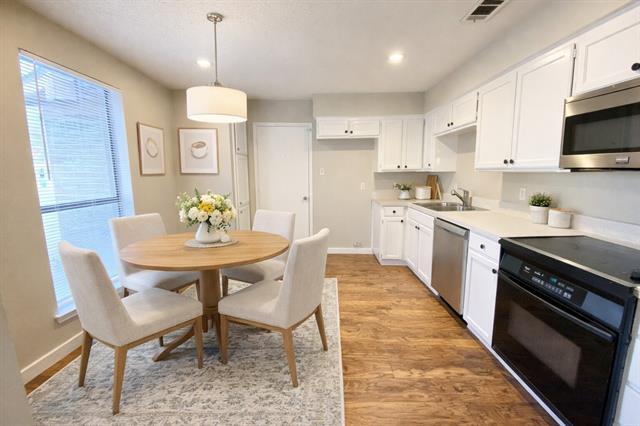 Foto del edificio - 5911 Teal Ridge Dr