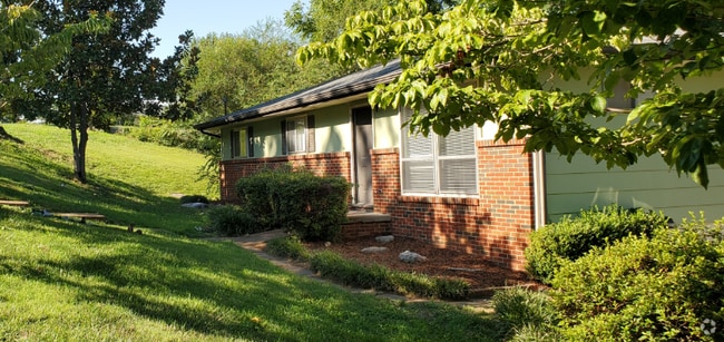 Building Photo - 3703 Mary Anna Dr