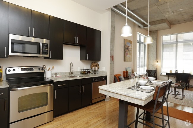 1BR, 1BA - 757 SF - Arrive Union Wharf