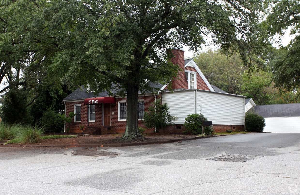 Building Photo - 3304 White Horse Rd