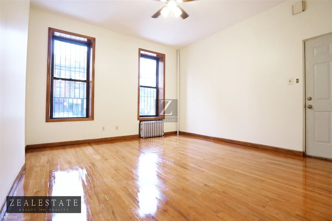 Building Photo - 2 br, 1 bath Apartment - 250 9th St 1