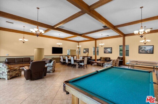 Foto del edificio - 6712 Hillpark Dr