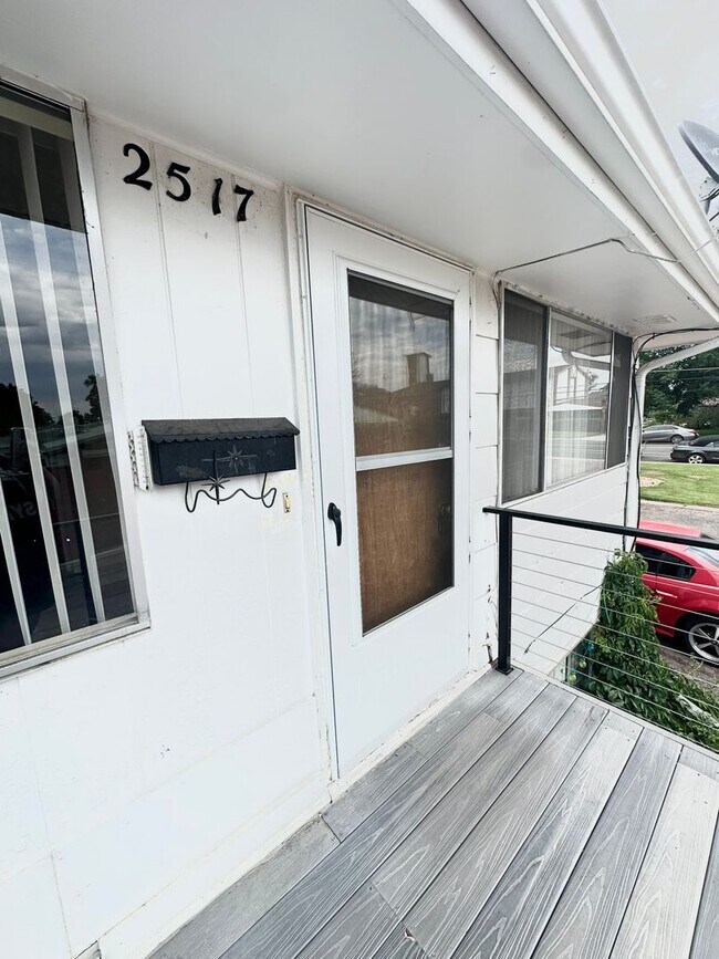 Building Photo - 2517 N Garfield Ave