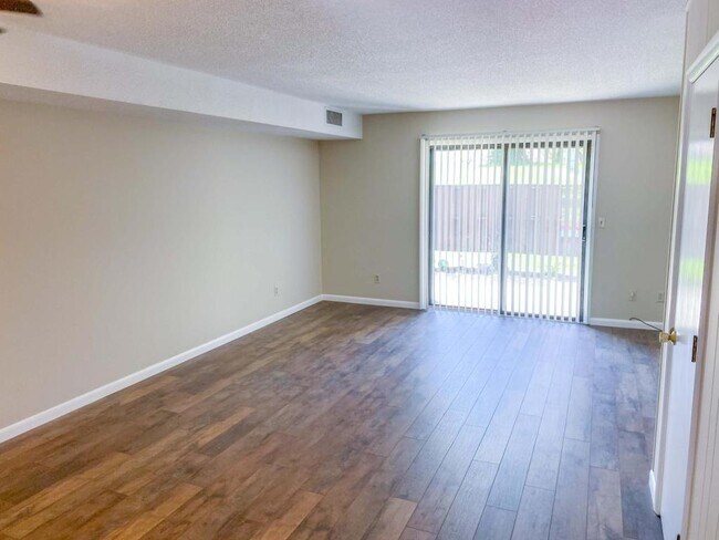 Foto del edificio - 746 M.L.K. Jr Blvd