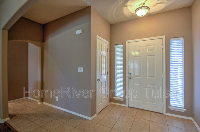 Foto del edificio - 10333 E 113th St S