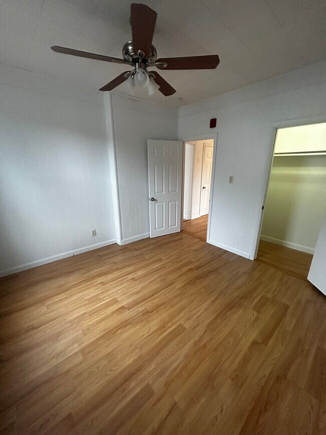 155 Danielson Pike Unit First Floor 1 Bed, Scituate, RI 02857