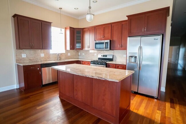 Foto del edificio - 3112 W Belmont Ave