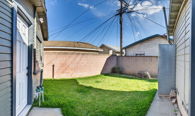 Building Photo - 3348 Garnet St