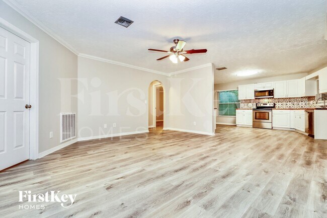 Foto del edificio - 7631 Tall Tree Ct