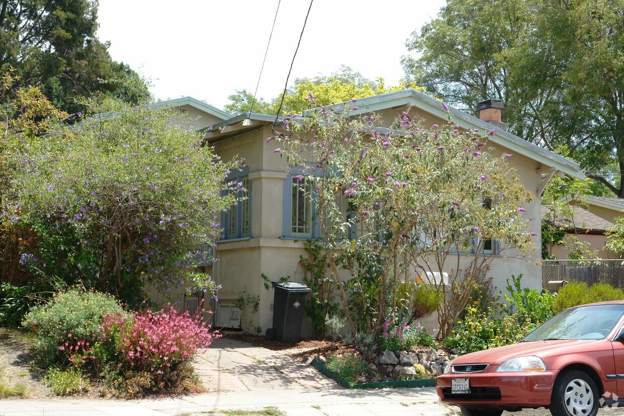 Building Photo - 2637 Ellsworth St