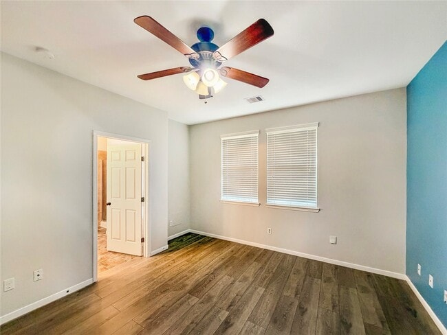 Building Photo - 4710 Meadow Way Dr