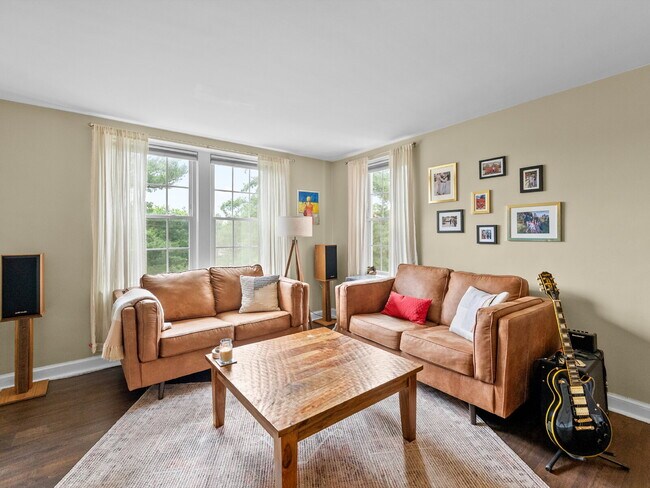 Foto del edificio - Enjoy Comfortable Arlington Living at Old Glebe Road!