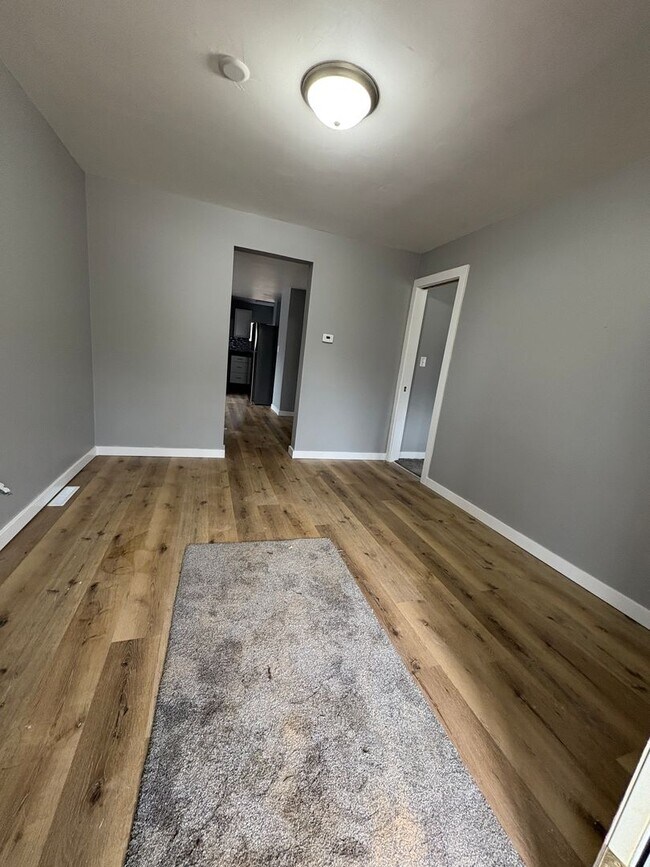 Foto del edificio - 313 e first street