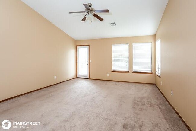 Foto del edificio - 2000 E View Dr