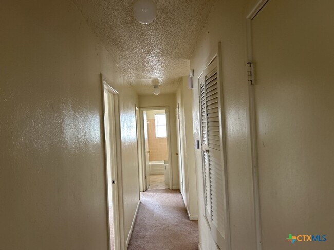 Foto del edificio - 804 Jefferis Ave