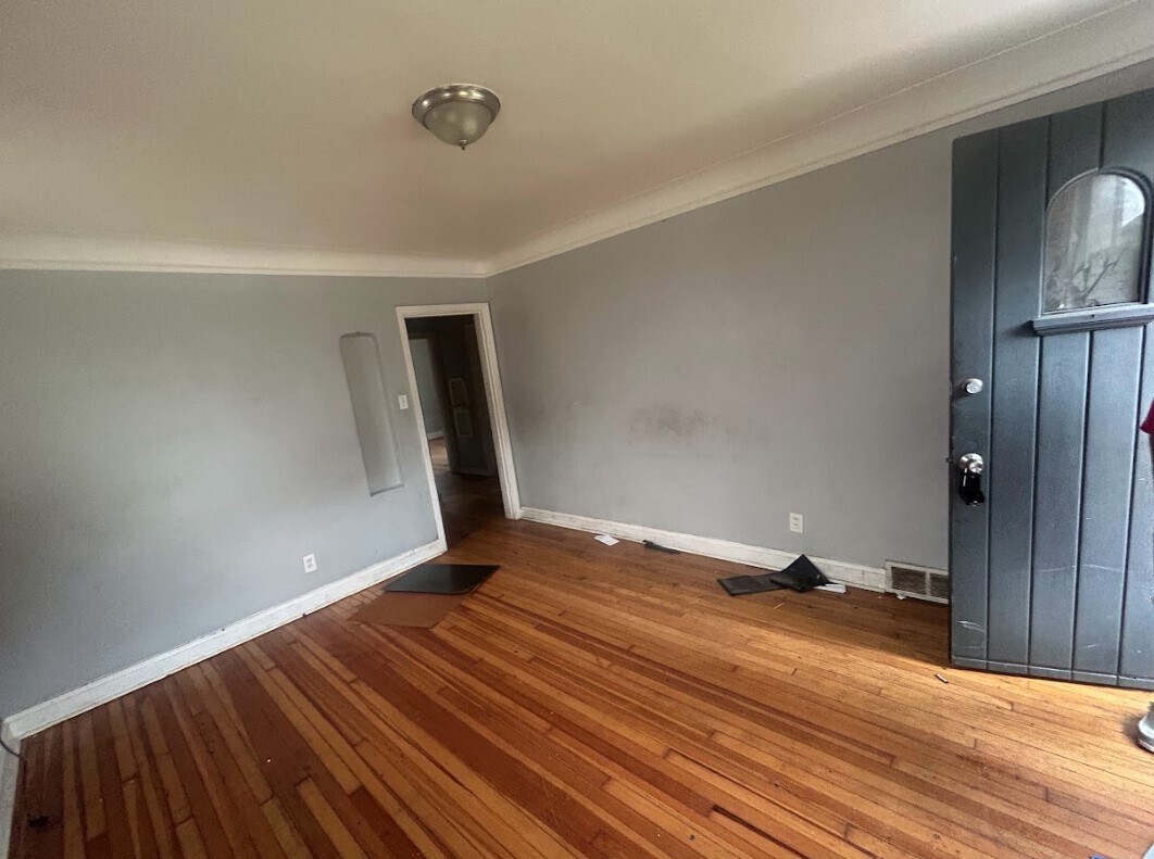 Foto del edificio - 7007 Myron Ave