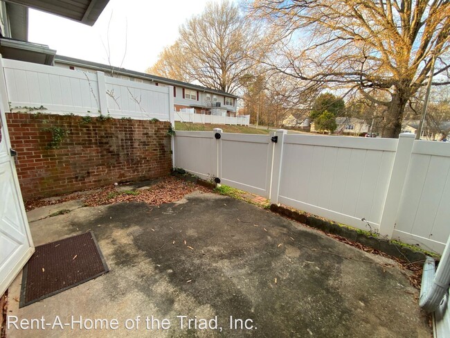 Building Photo - 2 br, 2 bath House - 434 Muirs Chapel Road