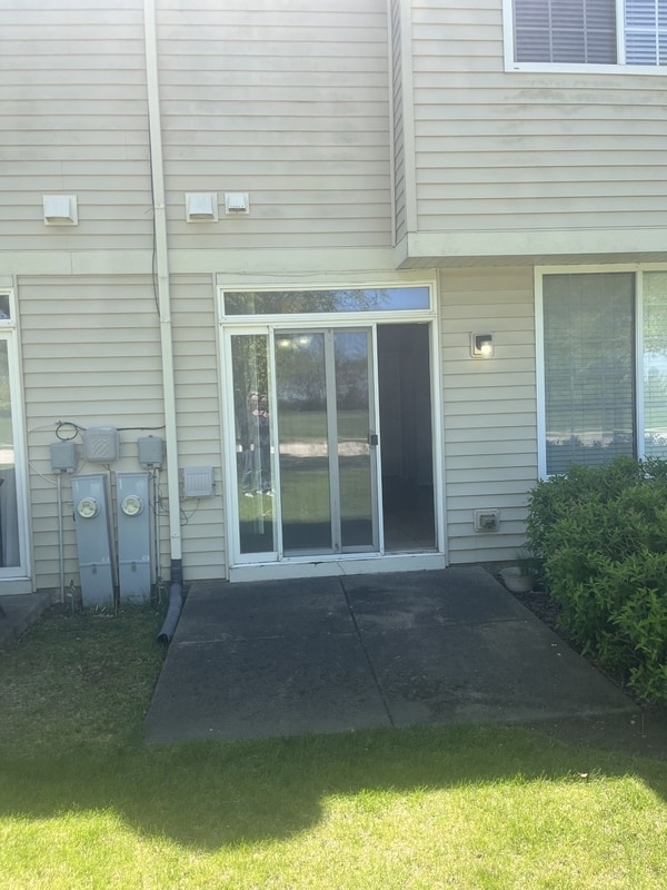 Building Photo - 5752 Wildspring Dr