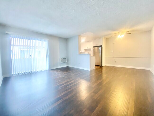Building Photo - 5722 La Mirada Ave