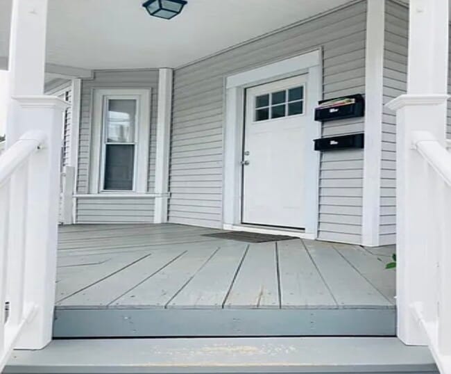 Building Photo - 114 Chandler St