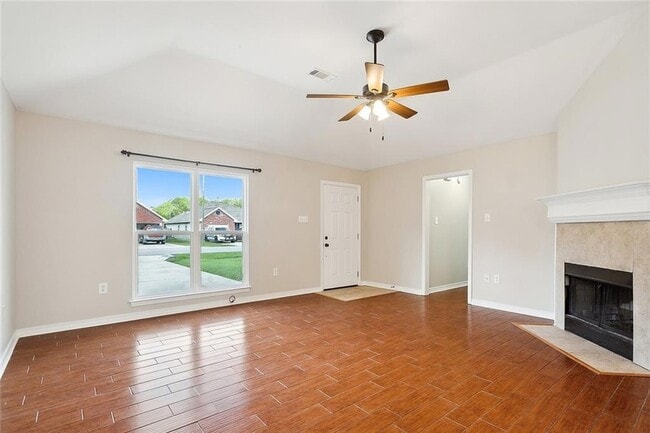Building Photo - 530 Northshore Ln