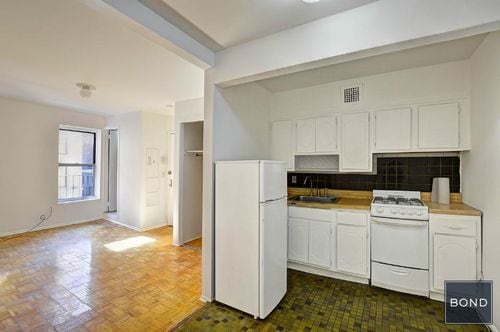 Building Photo - 259 W 29th St