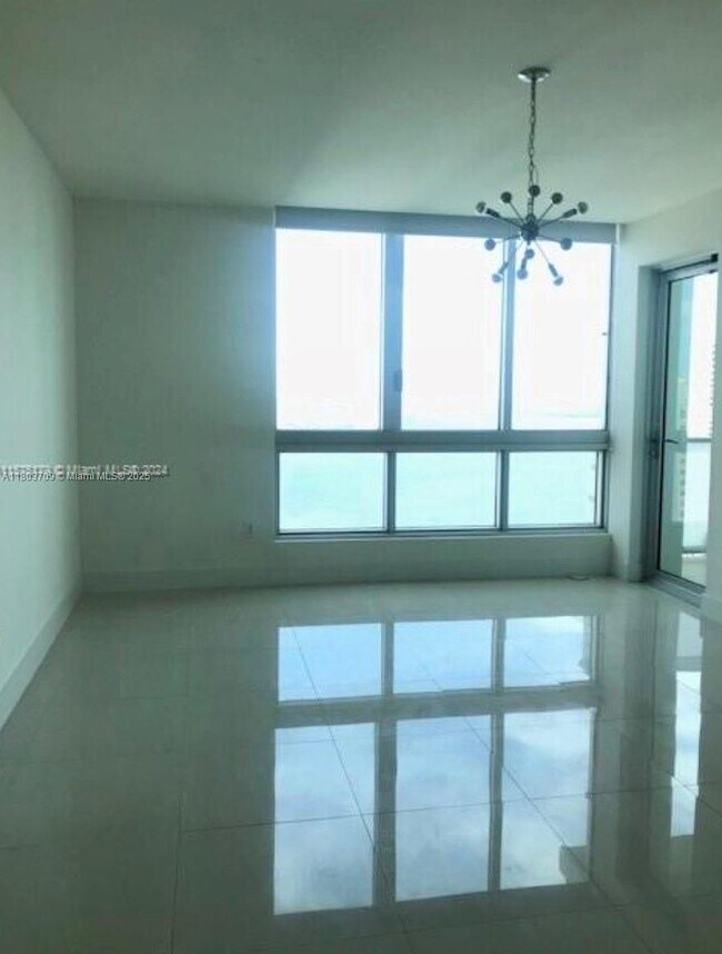 Building Photo - 300 S Biscayne Blvd