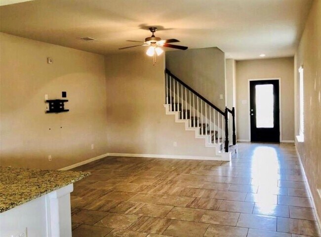 Building Photo - 12120 Parade Park Pl