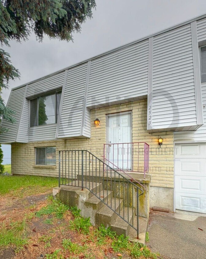 Foto principal - Charming Spokane Valley Duplex