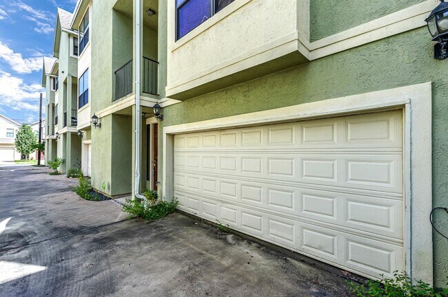 Building Photo - 4217 Koehler St