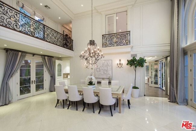 Building Photo - 3016 Elvido Dr