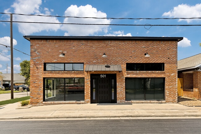 Building Photo - 501 N 67th St