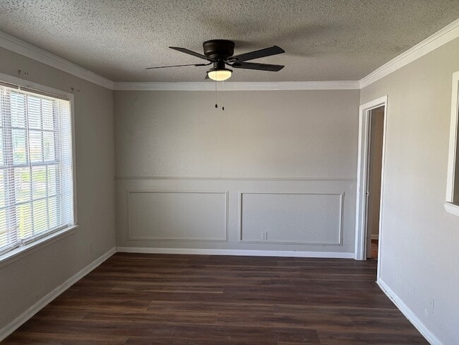 Photo - 5530 Lakefield Dr House